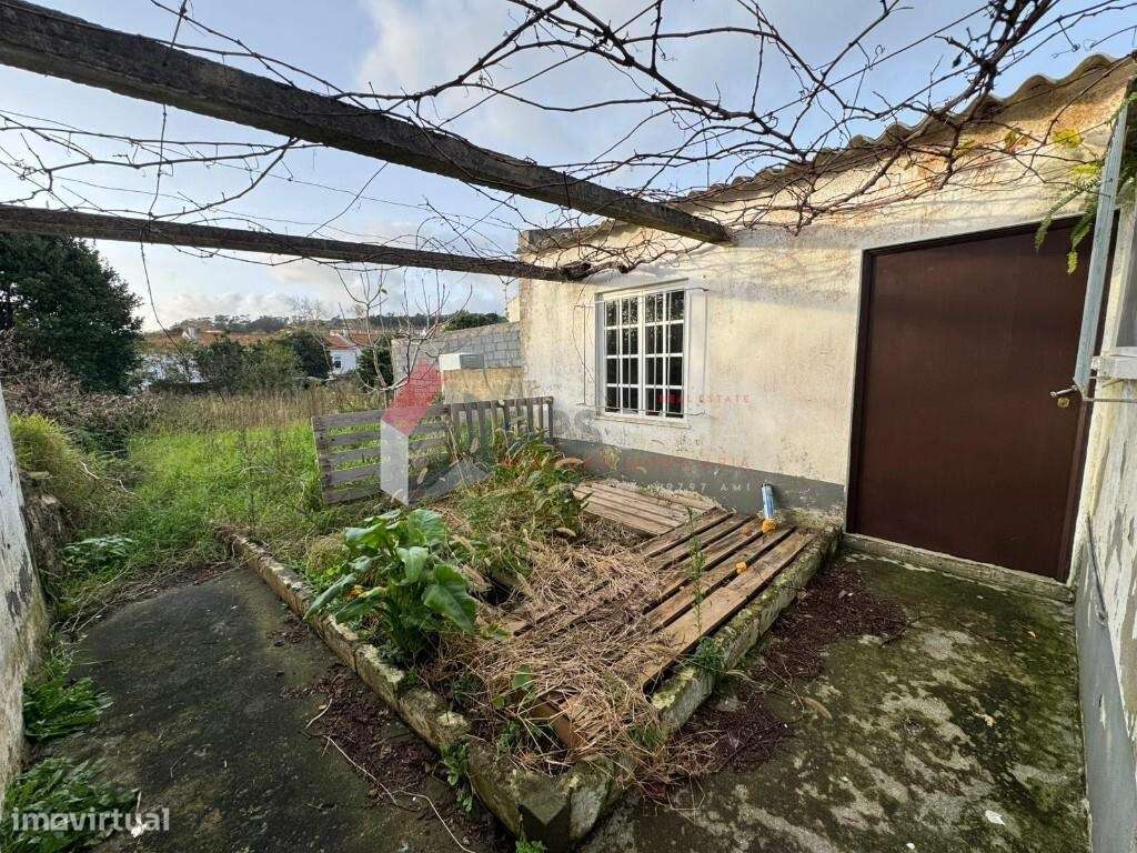 Moradia T3 com espaço exterior a poucos minutos do centro de Angra do-21