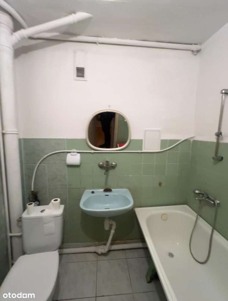 Mieszkanie 2/3 pokoje przed remontem, media miejskie, balkon - Pełny obrazek: 4/6