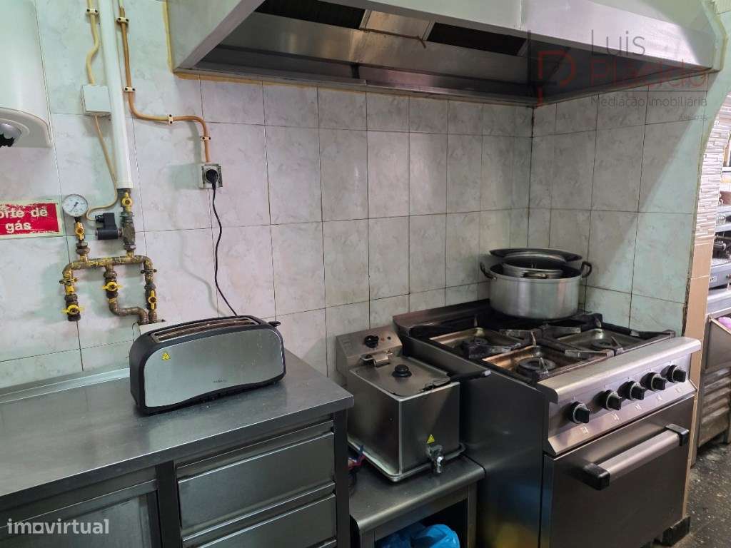 SNACK-BAR/RESTAURANTE NO CENTRO DA CIDADE-9