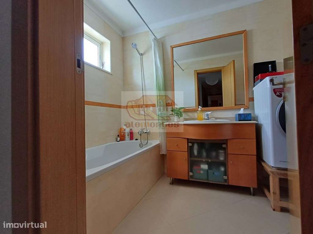 Apartamento T4 com varanda e vista desafogada - 5 minutos do centro-15
