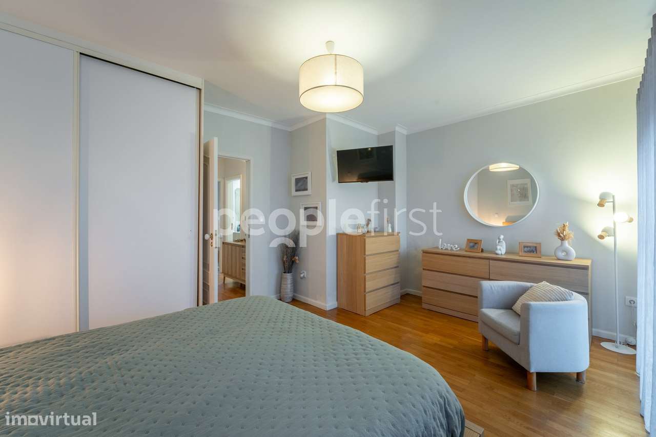 Moradia com garagem no centro da Senhora da Hora-19