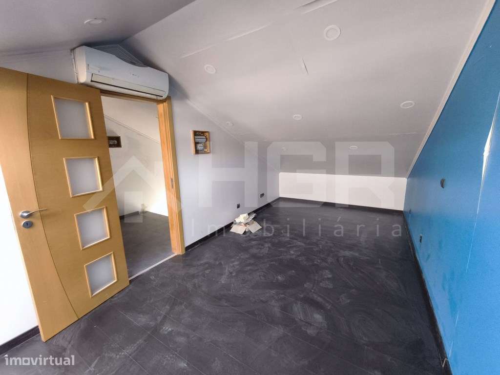 T3 + 1 | DUPLEX | BOA LOCALIZAÇÃO | ARRENTELA (MURTINHEIRA)-18