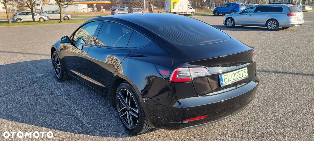 Tesla Model 3 Standard Reichweite Plus Hinterradantrieb - 25