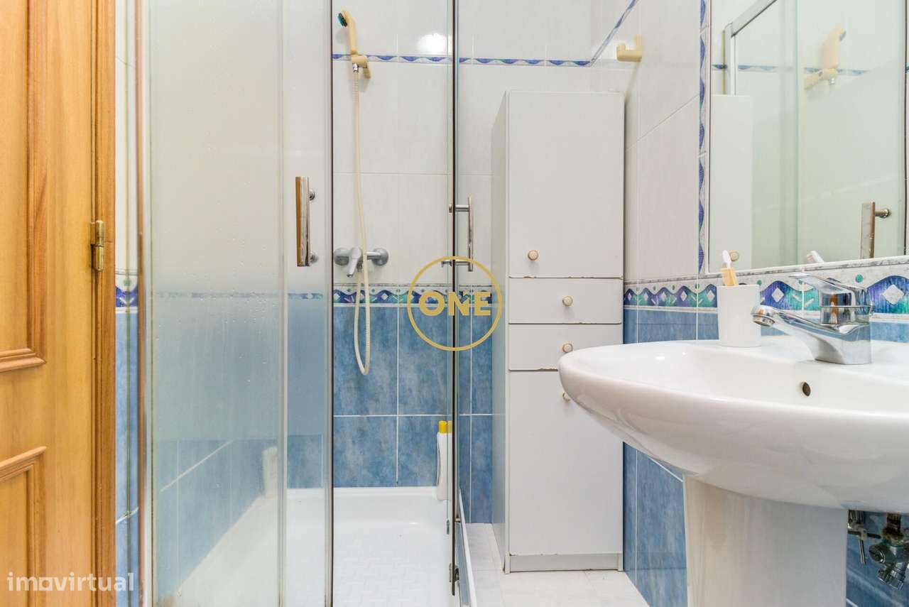 Moradia T4 com Jardim e Garagem na Ramada, Odivelas-20