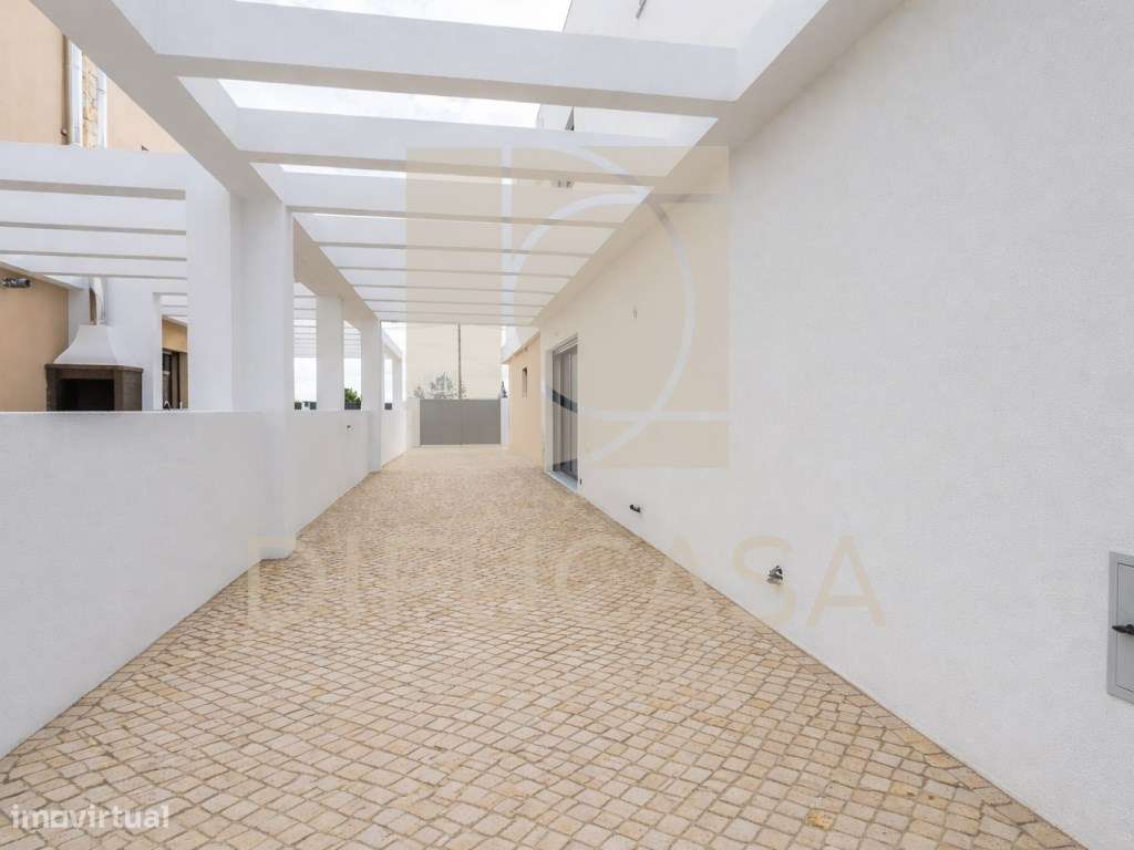 R235 - Moradia T4 Pronta Habitar Centro de Fernão Ferro-29