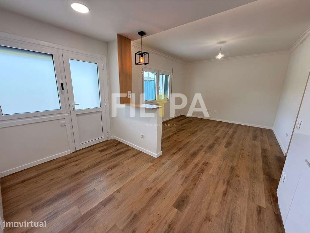 T1+1 Renovado com Terraço em Valongo-6