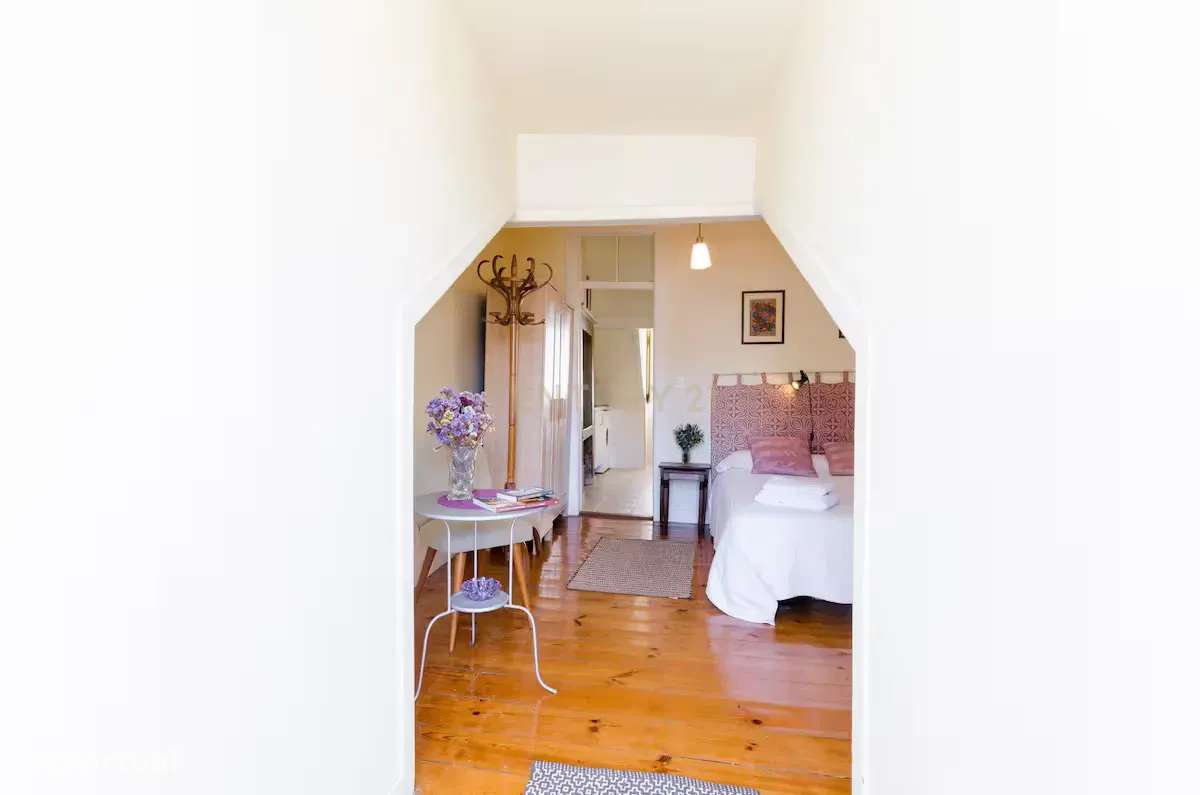 Apartamento T2 à venda na Rua da Mouraria-11