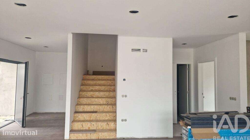 Casa / Villa T3 em Porto de Mós - São João Baptista e São Pedro de 200 - Grande imagem: 4/27