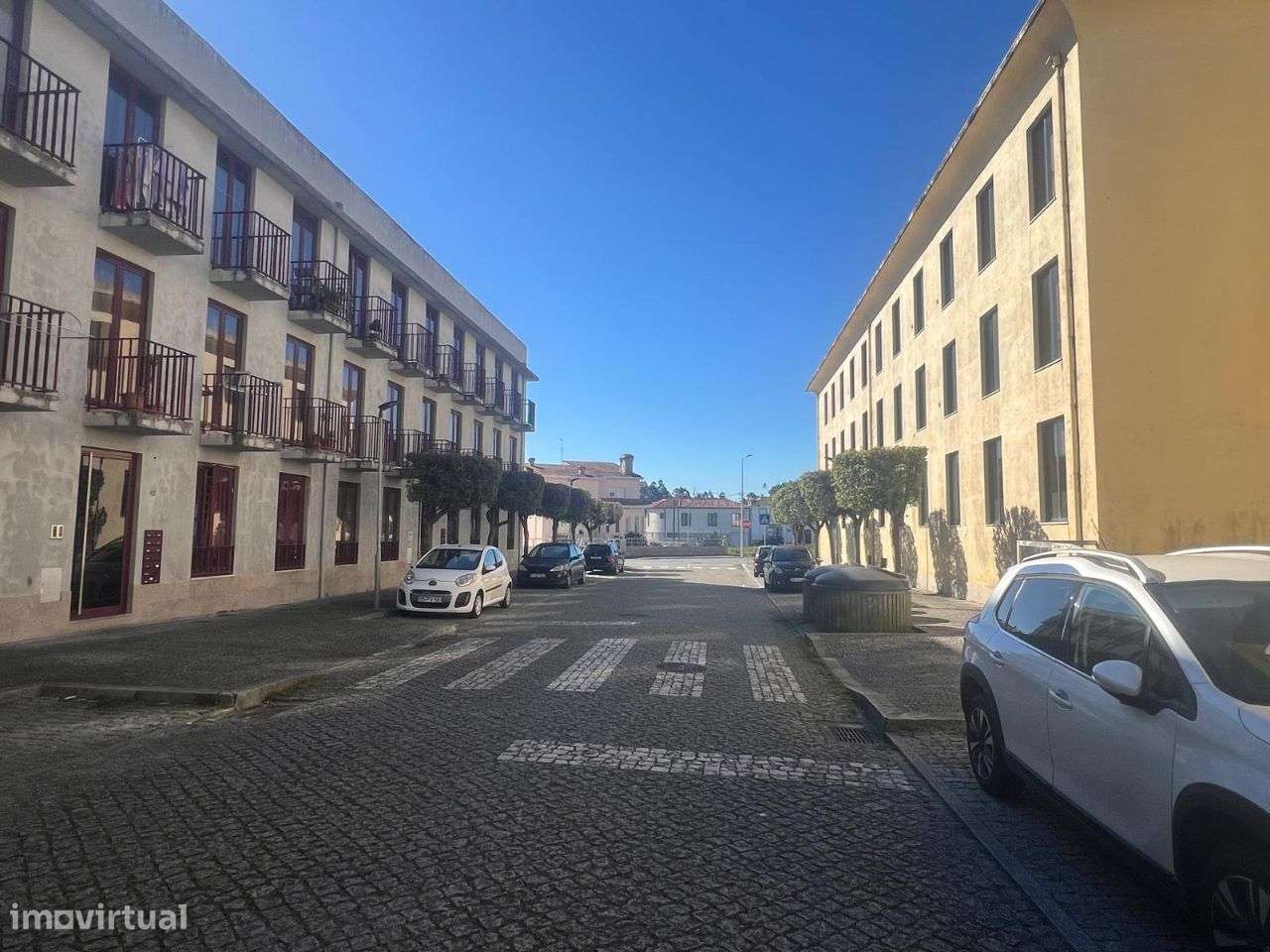 Apartamento T1 como novo, garagem fechada-20