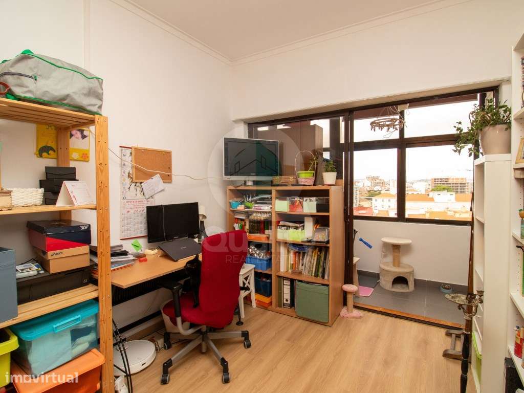 Apartamento T3 com Vista Rio em Excelente Localização-33