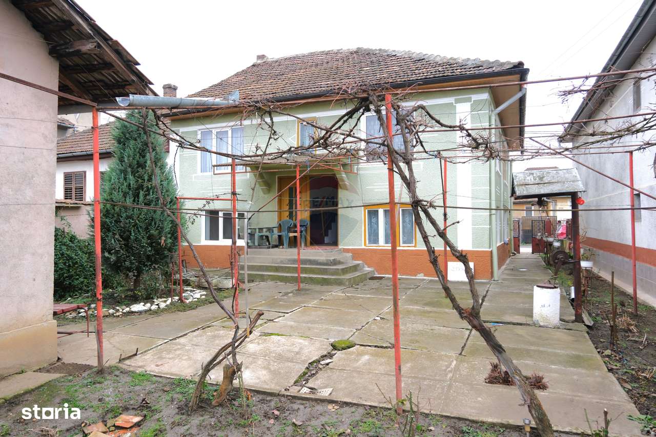 Casă situată în Mediaș,într-o zonă în plină dezvoltare - Imagine principală: 5/20