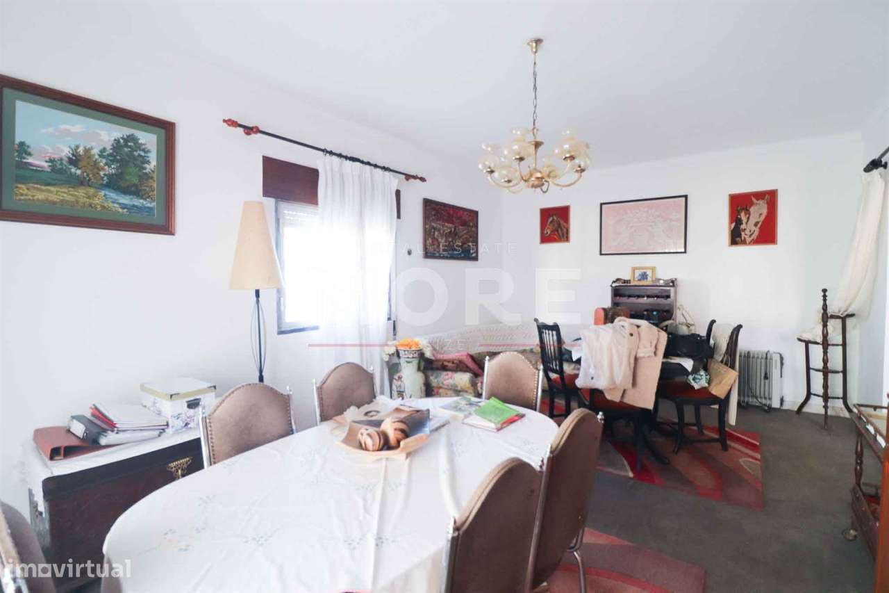Moradia T3 com garagem e Terreno no Centro de Rio de Moinhos - Grande imagem: 5/46