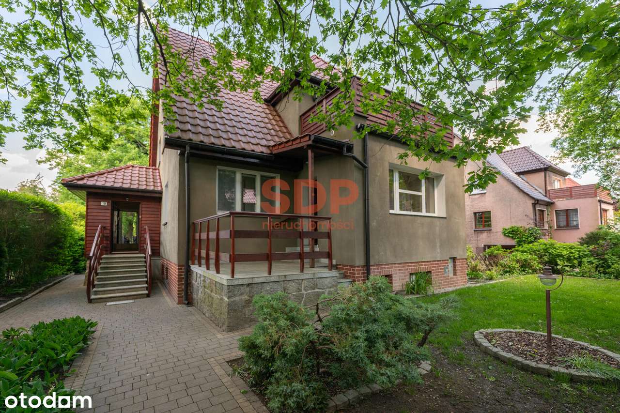 Dom, 8 pok. – Klimatyczny dom w otoczeniu zieleni, Biskupin 240 m2 / 803 m2