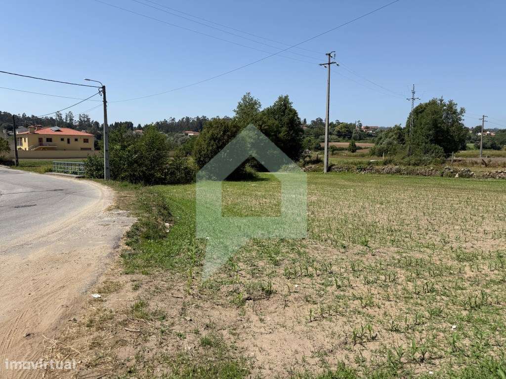 Terreno com Confrontações com Ribeiro e Caminho Municipal em Roriz,... - Grande imagem: 5/20