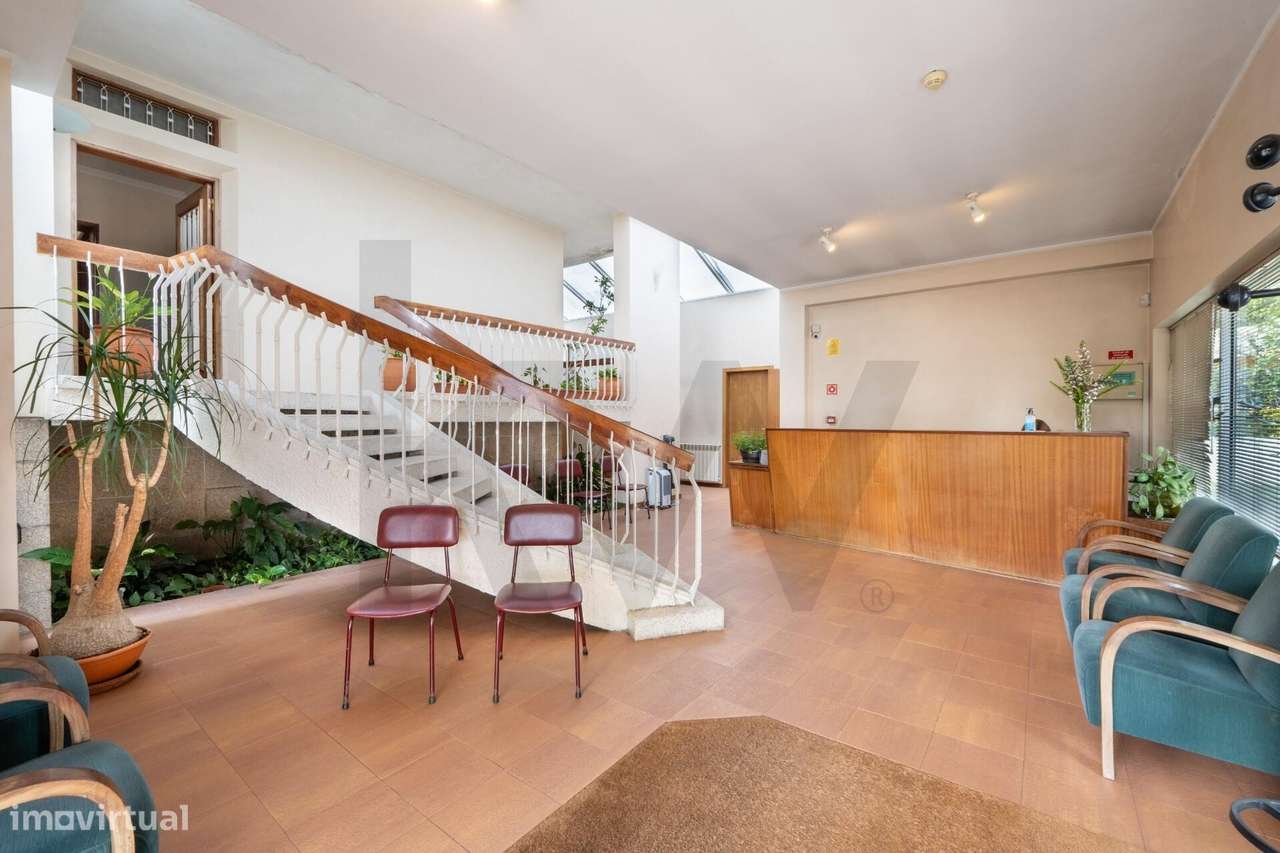 Moradia T5+, situada na Circunvalação!  EXCLUSIVIDADE - Grande imagem: 3/44