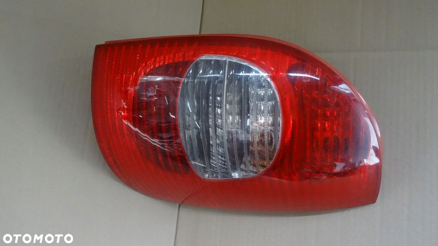 XSARA PICASSO I 1 LAMPA PRAWY TYŁ 9650005780 - 1