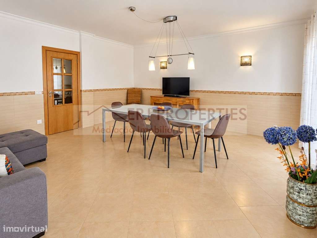 Moradia de Charme em Altura | 3 Quartos, Garagem e a 950 m da Praia-10