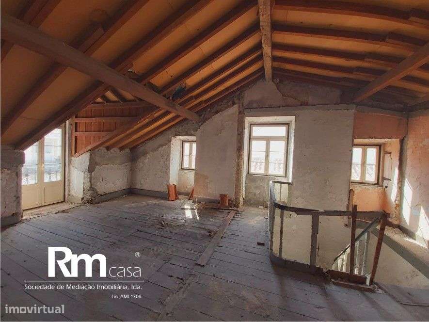 Magnifico prédio devoluto na Rua da Sofia, Largo do Terreiro da Erva-43