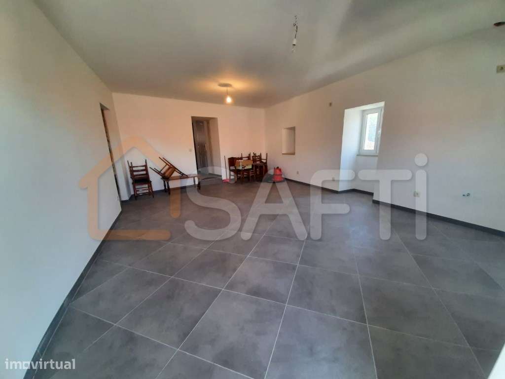 Moradia T2 totalmente restaurada - Grande imagem: 5/13