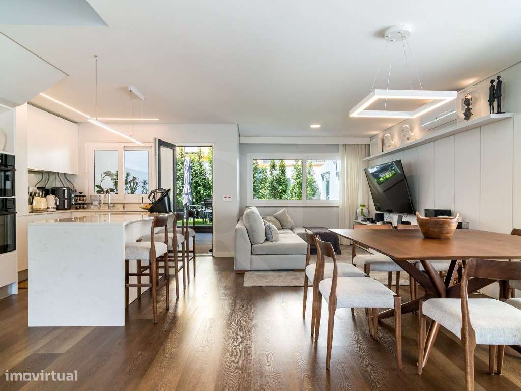 Moradia de luxo T4 no Murtal com piscina aquecida e rooftop panorâmico-8