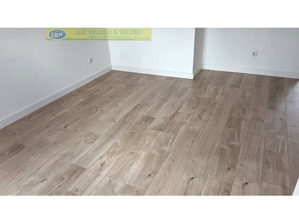T2 Amadora REMODELADO, 2 frentes, 1 Marquise, 1 Varanda-23