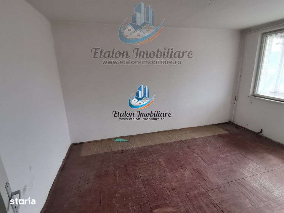Apartament 2 camere etaj 4/4 Carrefour Precista - Imagine principală: 5/6