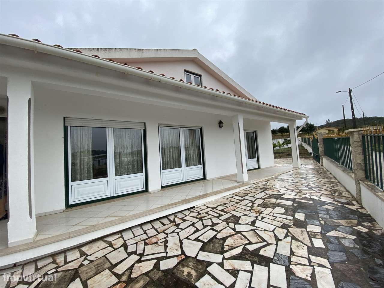 Moradia T5 / Ribeira de Baixo / Porto de Mós - Grande imagem: 2/38