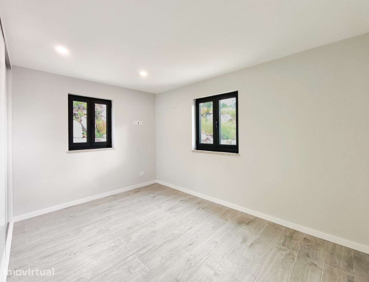 Moradia isolada T2 com jardim em Vila de Punhe-7