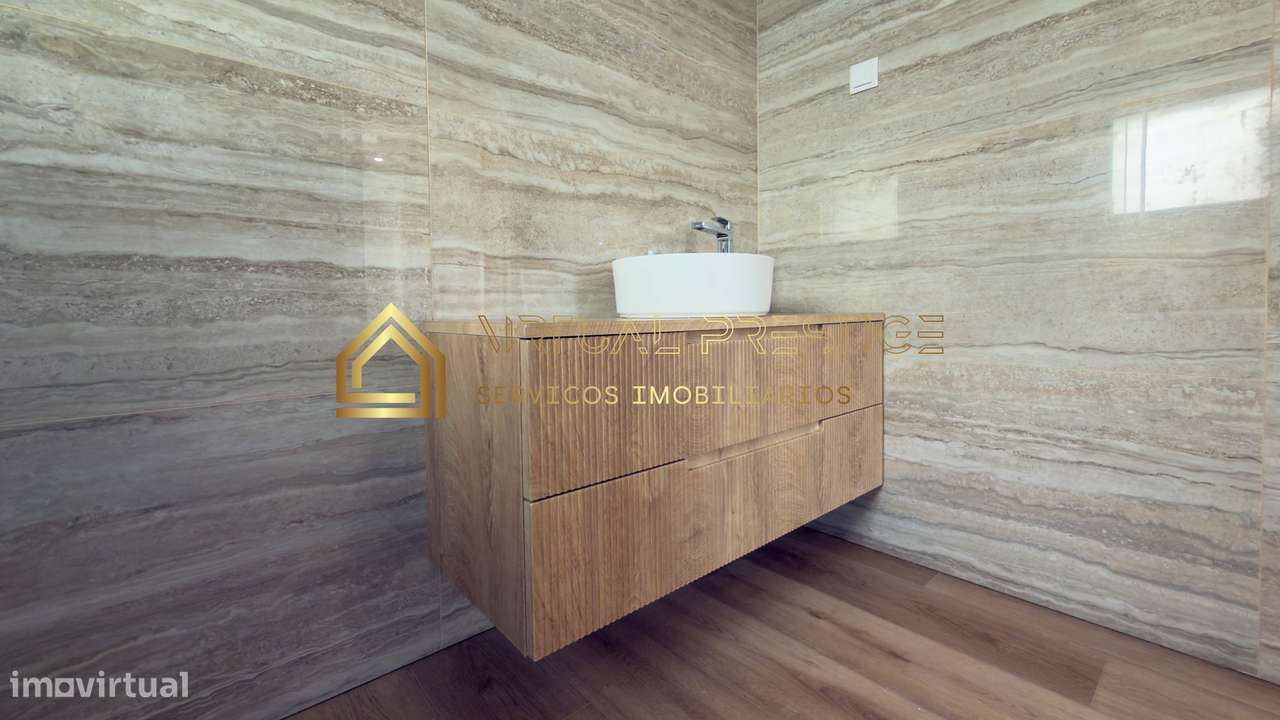 Moradia T4 moderna na Charneca da Caparica com piscina, jardim e ga...-23