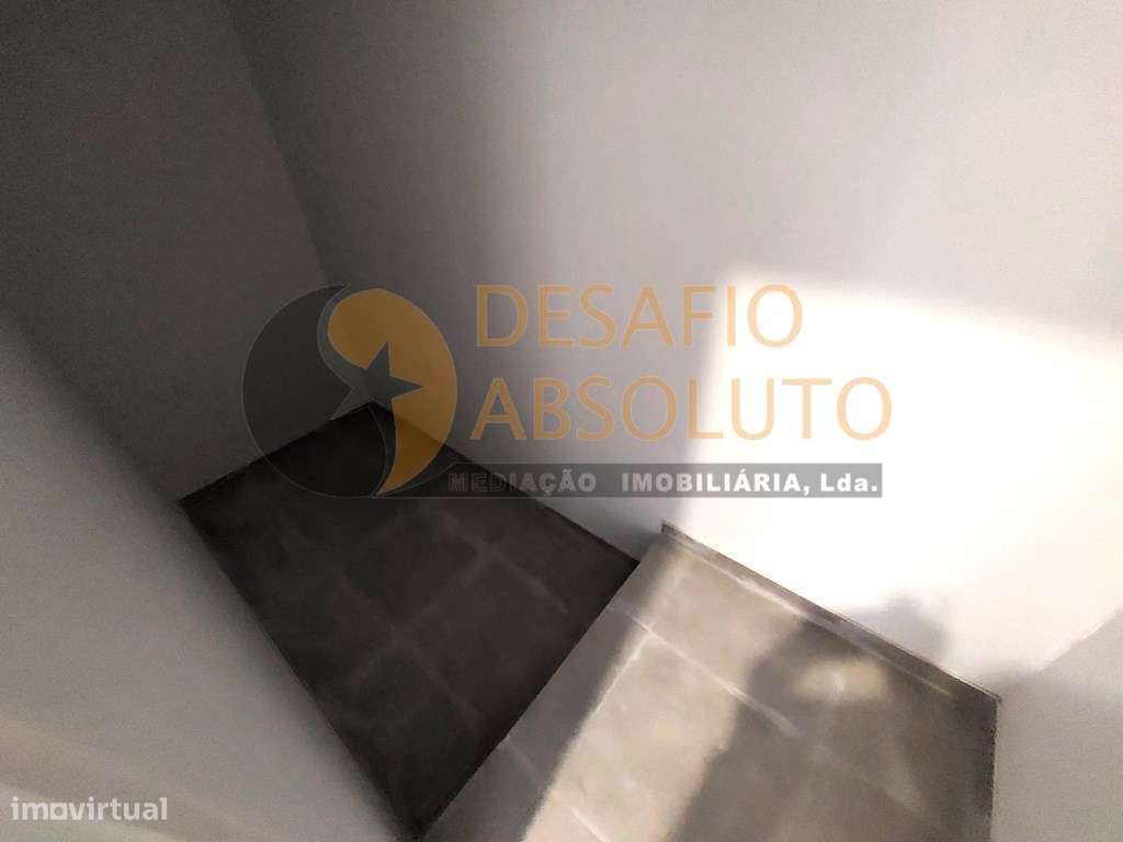 Apartamento T2 c/ varanda. Quinta do Conde - Pinhal do General-32