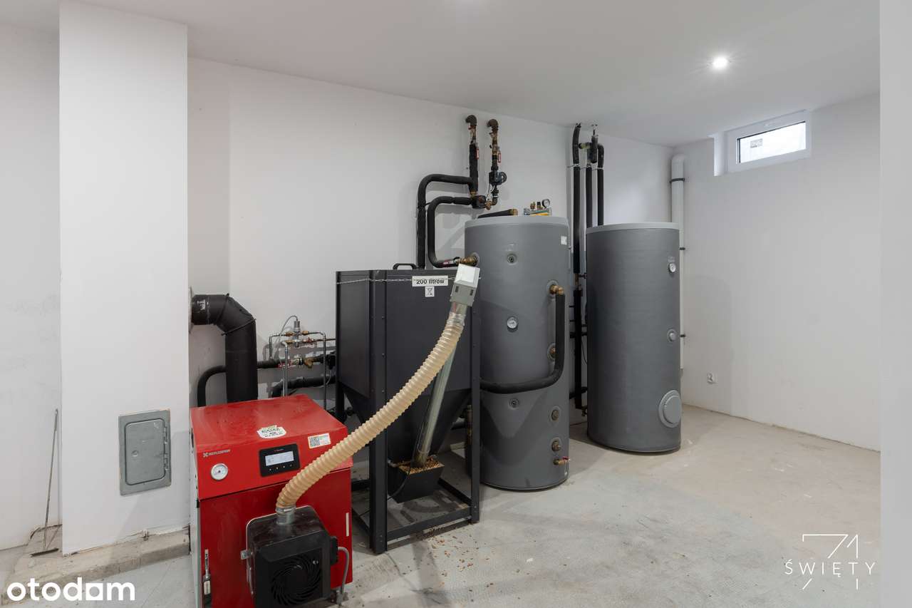 Dom w sercu lasu z widokiem na jezioro-18