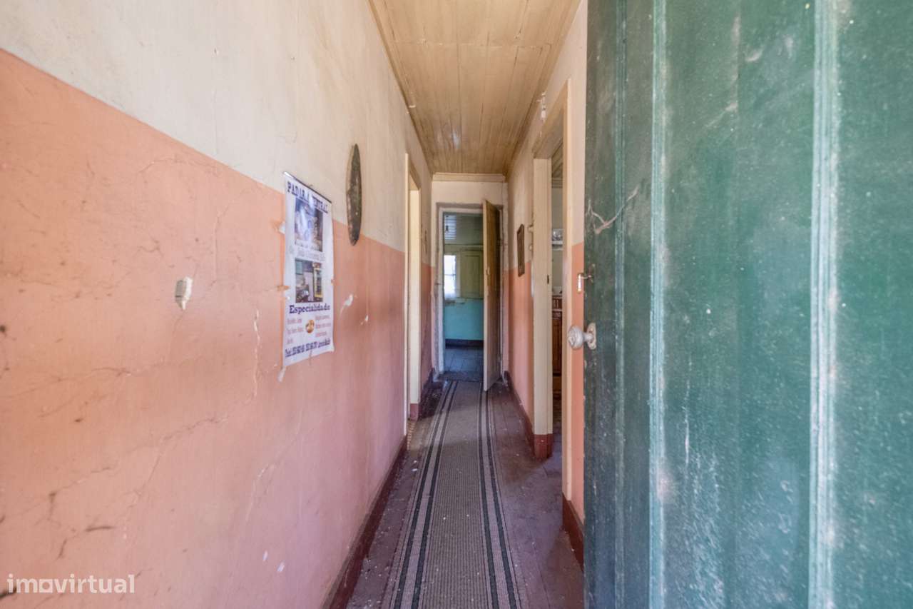 Casa para reabilitar em Arco de Baúlhe – Oportunidade única-18