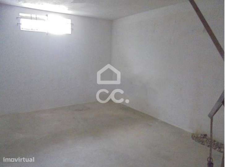 Garagem Box – 30 m² | 1.ª Linha da Praia – S. Martinho do Porto-1