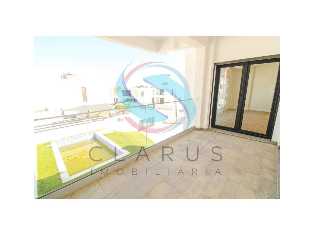 Moradia geminada em Vale de Milhaços-27