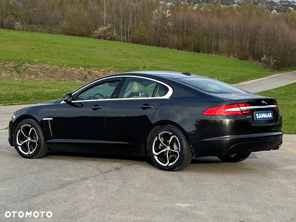 Jaguar XF 2.2 D Premium Luxury - 8