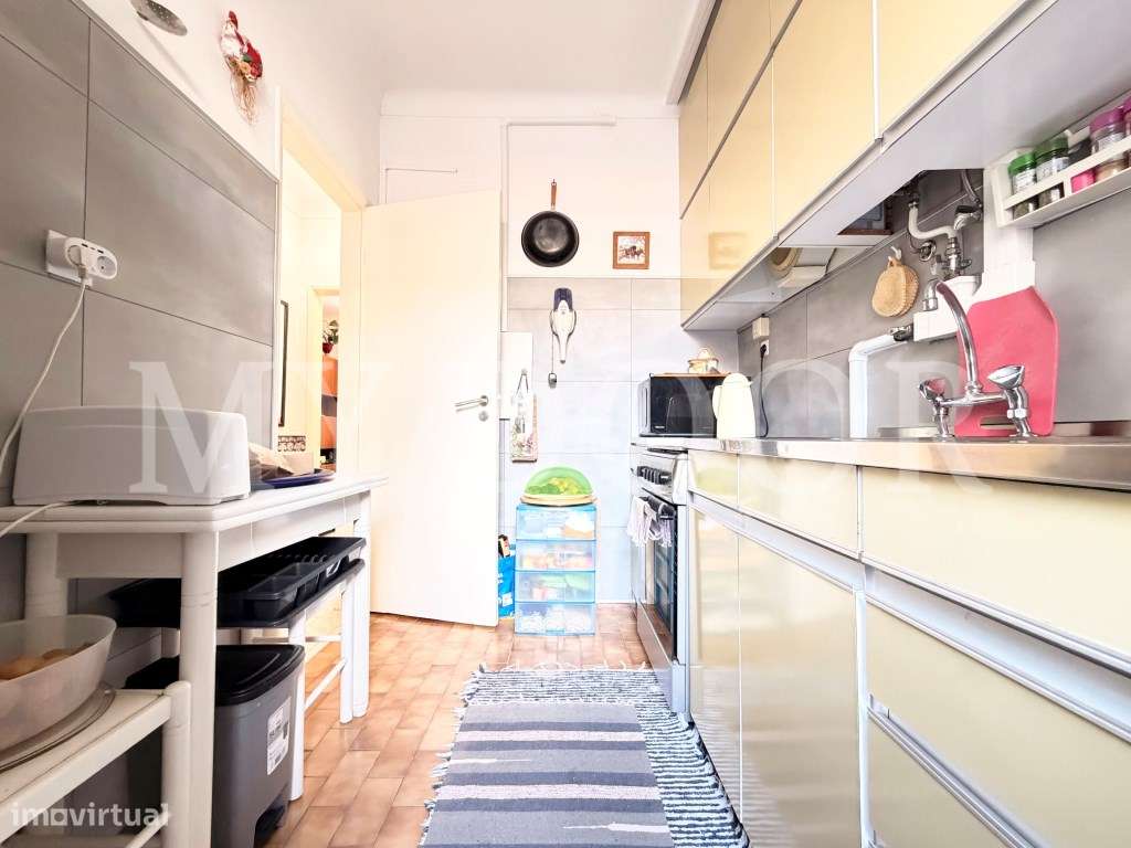 Apartamento T1 em Moscavide - 1º andar c/ Pequeno Espaço Exterior-15