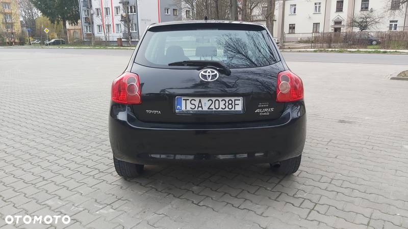 Toyota Auris 2.0 D-4D Luna - 18