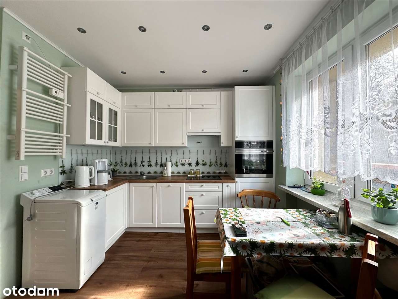 Wyposażona Kawalerka PO Remoncie-spokojne Miejsce-0