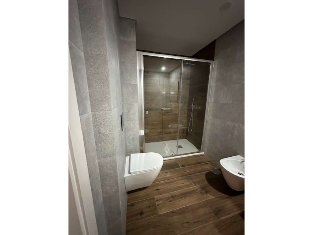 ALCOCHETE - T4 - DUPLEX DE LUXO - C/ TERRAÇO E GARAGEM/2 LUG.-11