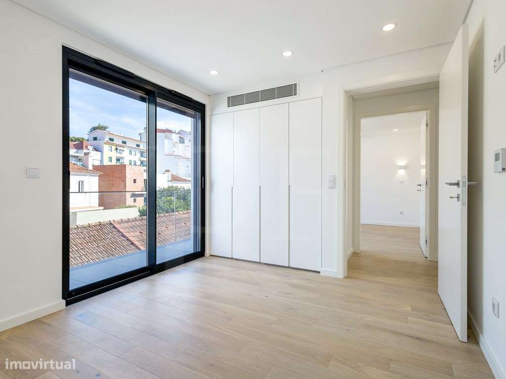 T3 Duplex a estrear com terraços e piscina no Estoril-14