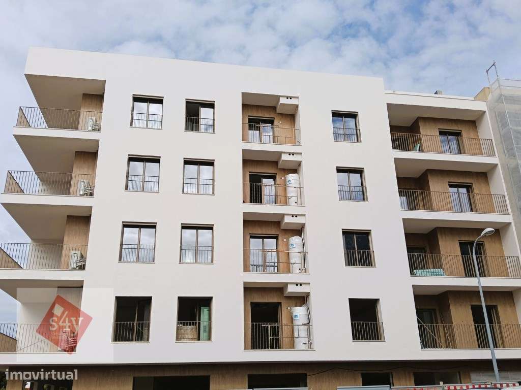 Dúplex com Terraço e Box - Novo - Montijo!-14