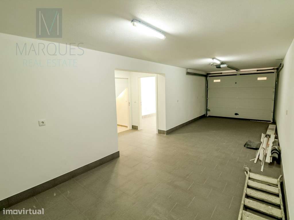 Moradia V2+2 com garagem em Vale de Milhaços - Corroios-31