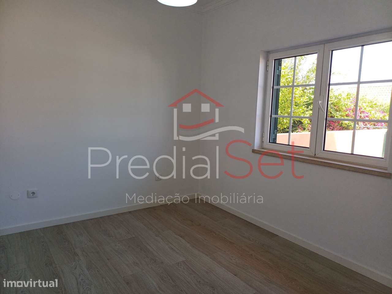Moradia T4 Piscina-Setúbal-8