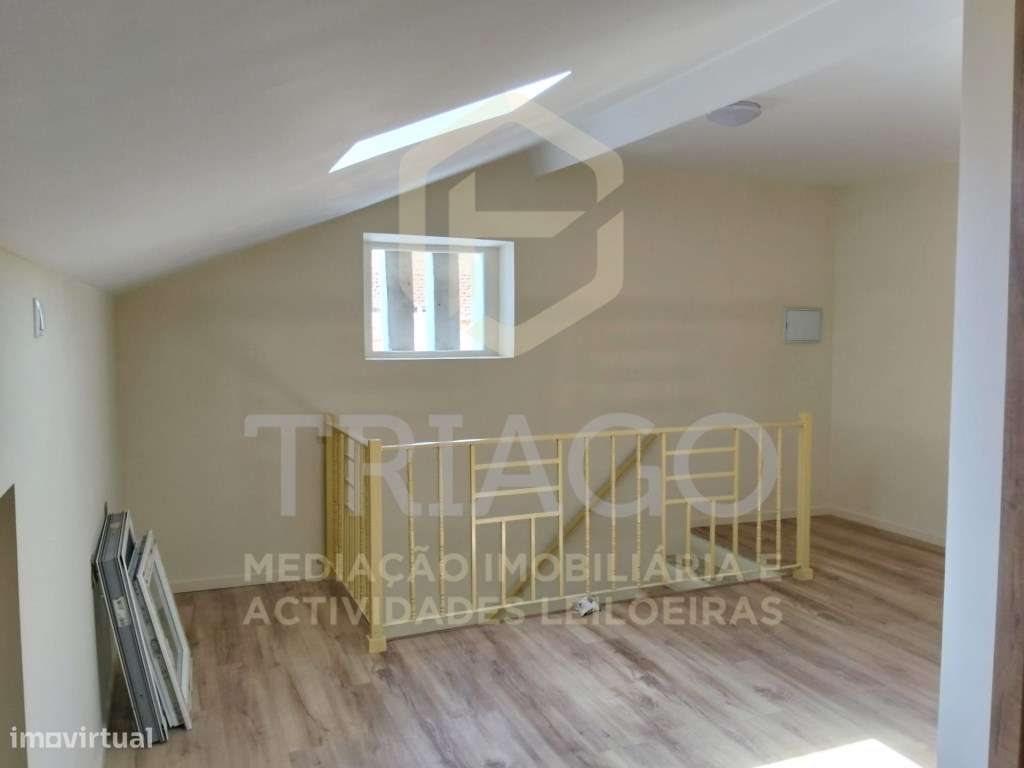Moradia T2 mais 2 Assoalhadas Centro Benavente - Tudo à Sua Porta-14