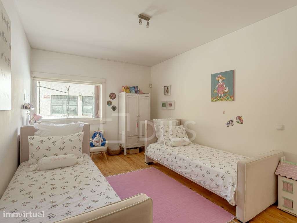 Apartamento T3 com varanda, na Estrela-13
