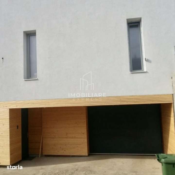 Casa High-End cu Arhitectura Moderna, Garaj-3