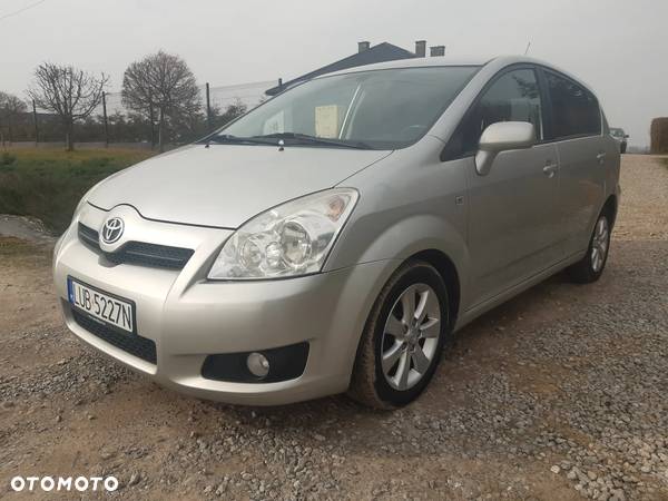 Toyota Corolla Verso 1.8 Premium + - 20