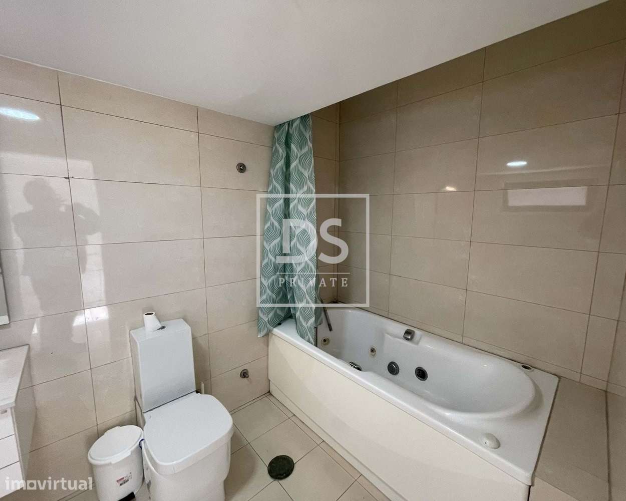 Moradia T2 com Jardim e Terraço: O Refúgio Perfeito em Ramalde (Com Re-15