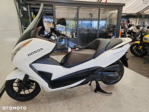 Honda NSS - 19