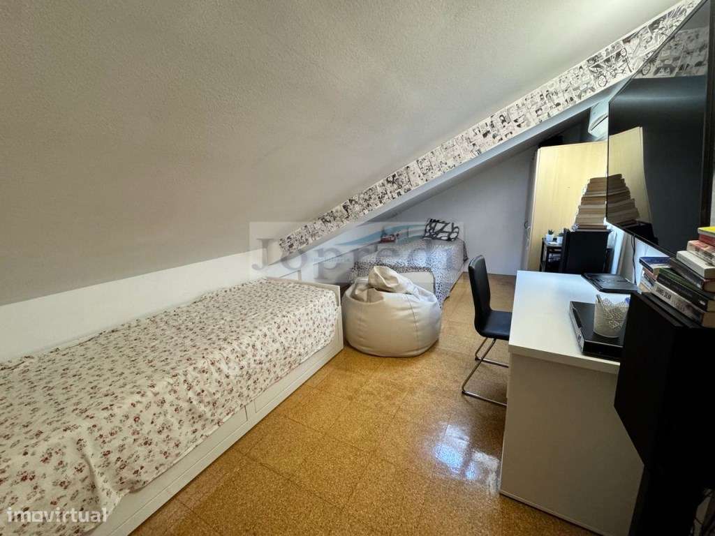 Apartamento Duplex T3+1 em Condomínio Fechado com piscina.-13